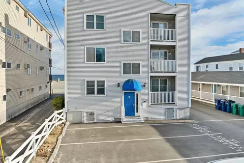 Exterior - 421 Ocean Blvd #N1, Hampton, NH 03842 photo 2 of 9