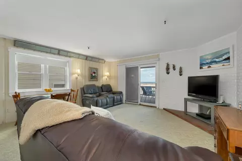 Living - 421 Ocean Blvd #N1, Hampton, NH 03842 photo 6 of 6