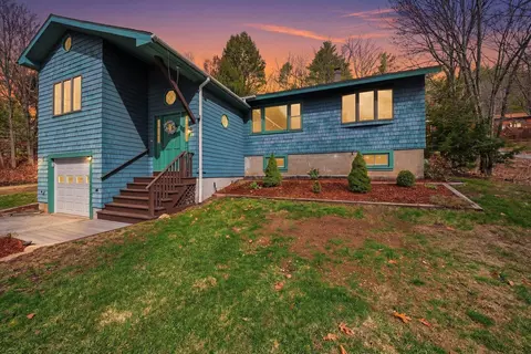 101 Elm St, Goffstown, NH 03045