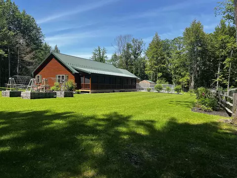 2243 W Lake Rd, Wells, VT 05774
