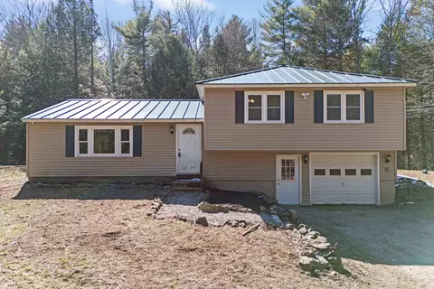 567 N Stark Hwy, Weare, NH 03281