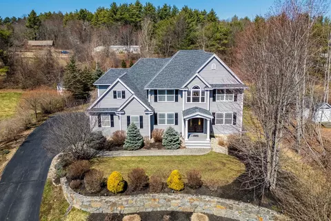 32 Olive Meadow Ln, Dover, NH 03820