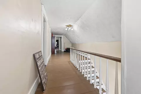 Entry Way - 19 Mechanic St, Gorham, NH 03581 photo 5 of 7