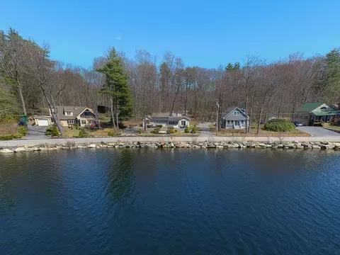 122 Wash Pond Rd, Hampstead, NH 03841