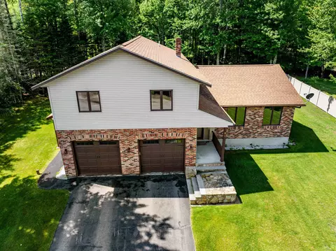 84 Bemis St, Berlin, NH 03570