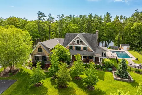 74 Saddle Trail Dr, Dover, NH 03820