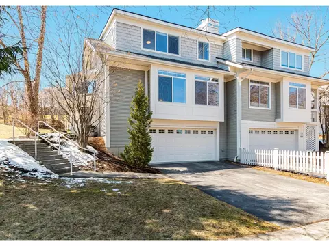 213 Park Rd, South Burlington, VT 05403