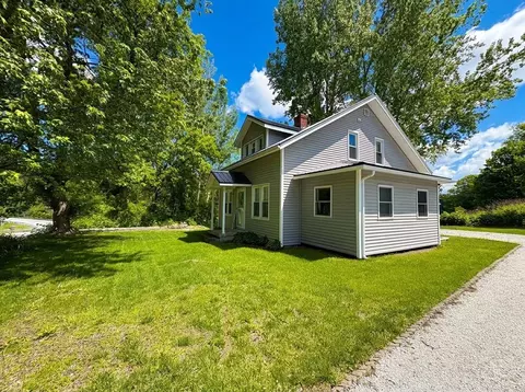 423 Highgate Rd, Highgate, VT 05459
