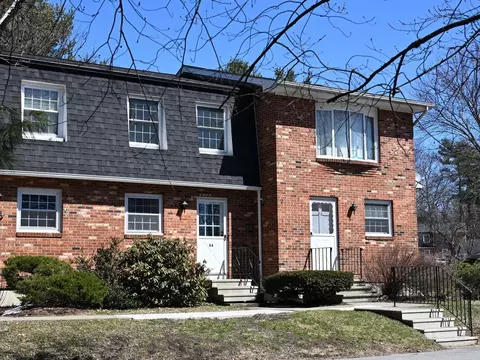 13 Sugartree Ln #G4, Essex Junction, VT 05452