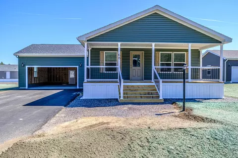 68 Diamondback Dr, Rochester, NH 03868