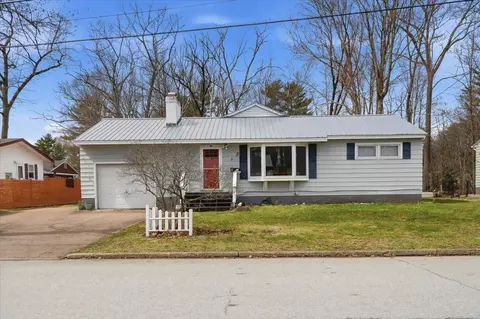 3 Duval St, South Burlington, VT 05403