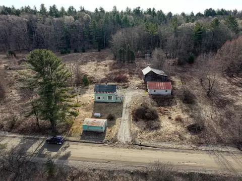 227 Osgood Hill Rd, Essex Junction, VT 05452