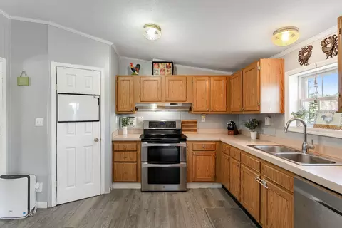 Kitchen - 1645 Highgate Rd, Highgate, VT 05478 photo 2 of 3