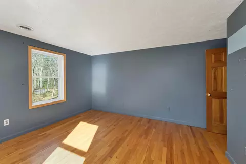 Bedroom - 50 Range Rd, Epsom, NH 03234 photo 3 of 5