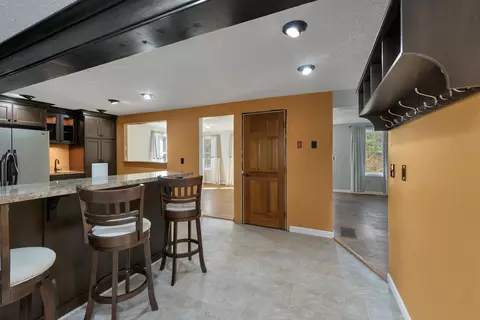 Entry Way - 50 Range Rd, Epsom, NH 03234 photo 2 of 3