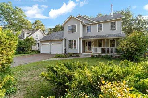 72 Grey Meadow Dr, Burlington, VT 05408