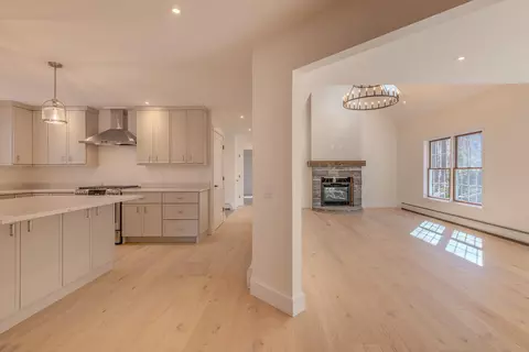 171 Mending Walls Rd, Manchester, VT 05255