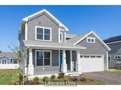 66 Daniel Dr, South Burlington, VT 05403