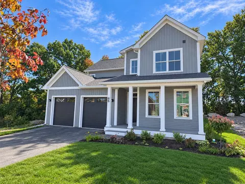 66 Daniel Dr, South Burlington, VT 05403