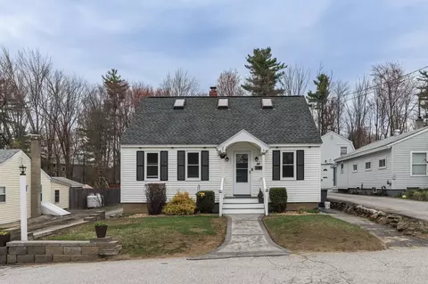 12 Lindy St, Pembroke, NH 03275
