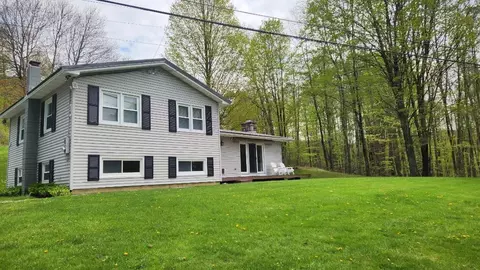 56 Burr Pond Rd, Sudbury, VT 05733