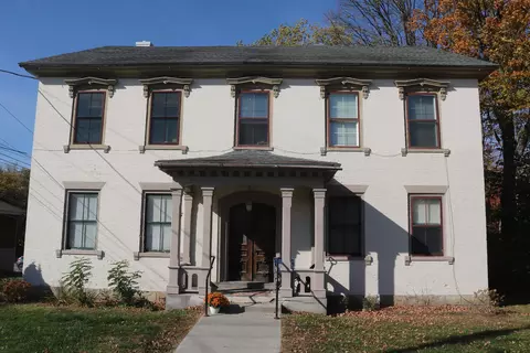 160 N Main St #3, Saint Albans, VT 05478