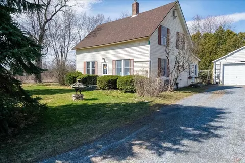 251 Hunt Rd, New Haven, VT 05472