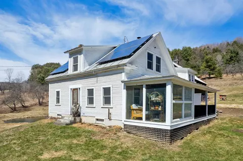 Exterior - 88 Spring Rd, Tunbridge, VT 05077 photo 2 of 6
