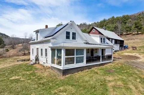 Exterior - 88 Spring Rd, Tunbridge, VT 05077 photo 1 of 6