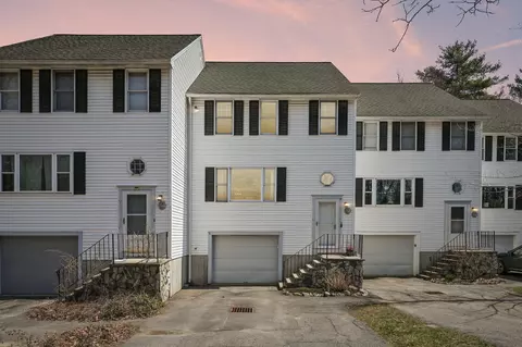 13 Stanorm Dr #F, Newmarket, NH 03857