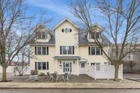 43 Cornwall St #B, Portsmouth, NH 03801