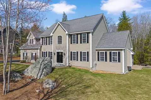 23 Tamar Dr, Goffstown, NH 03045