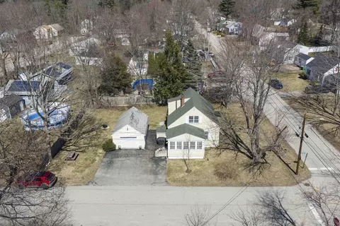 51 Richardson St, Rochester, NH 03867