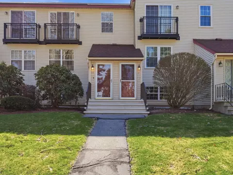 3 Arlington St, Merrimack, NH 03054