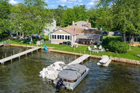 86 Sunset Dr, Belmont, NH 03220