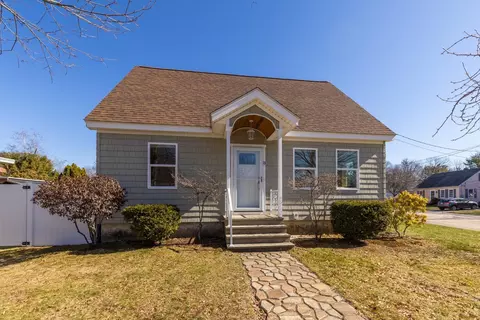 13 Elmview Cir, Dover, NH 03820