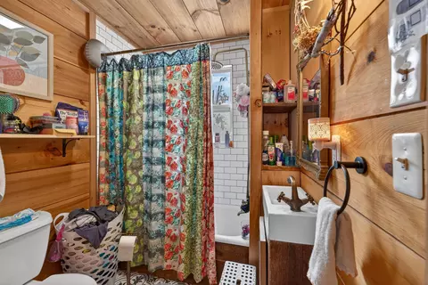 Bath - 92 Pinewood Ave, Bethlehem, NH 03574 photo 5 of 5