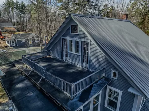Exterior - 92 Pinewood Ave, Bethlehem, NH 03574 photo 4 of 7