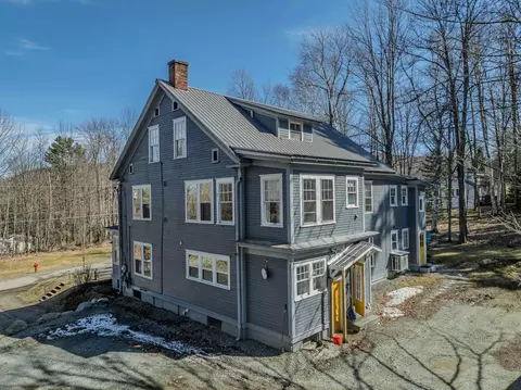Exterior - 92 Pinewood Ave, Bethlehem, NH 03574 photo 5 of 7