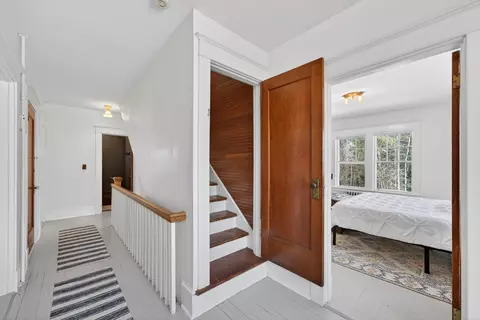 Entry Way - 92 Pinewood Ave, Bethlehem, NH 03574 photo 4 of 5