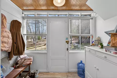 Entry Way - 92 Pinewood Ave, Bethlehem, NH 03574 photo 5 of 5