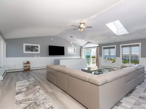 Living - 789 Ocean Blvd, Rye, NH 03870 photo 1 of 4