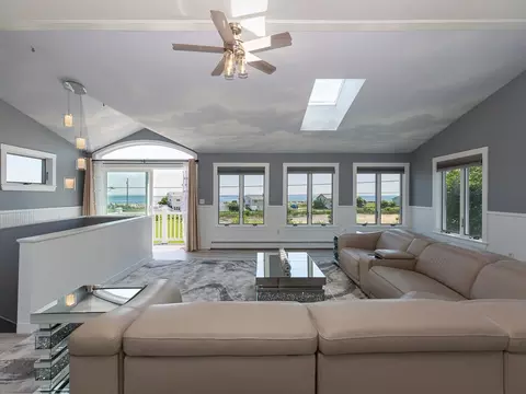 Living - 789 Ocean Blvd, Rye, NH 03870 photo 2 of 4