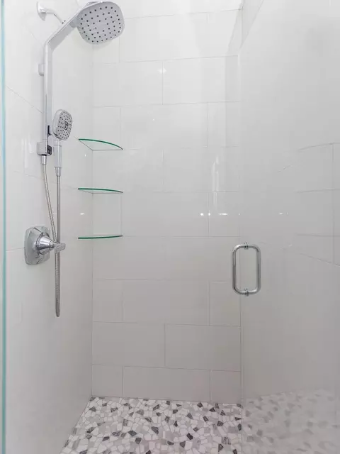 Bath - 789 Ocean Blvd, Rye, NH 03870 photo 2 of 4