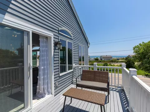 Exterior - 789 Ocean Blvd, Rye, NH 03870 photo 4 of 5