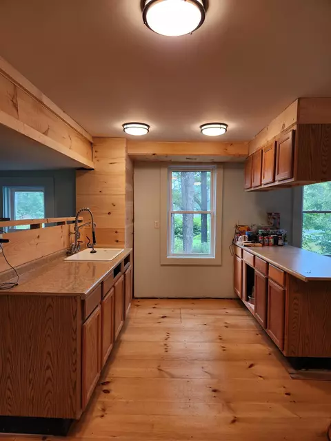 40 Library Rd, Grafton, NH 03240