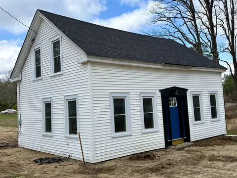 40 Library Rd, Grafton, NH 03240