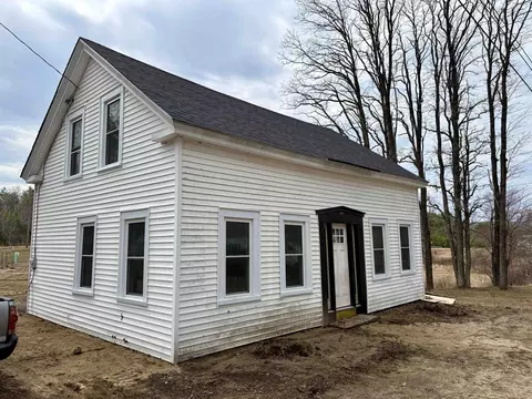 40 Library Rd, Grafton, NH 03240