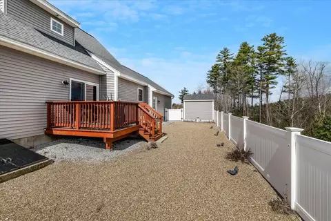 Exterior - 18 Crawford Ln, Hooksett, NH 03106 photo 5 of 8