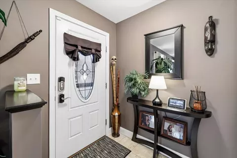 Entry Way - 18 Crawford Ln, Hooksett, NH 03106 photo 1 of 6